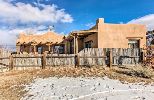 Taos House | Casita Vacation Rental Near Taos w/Patio!
