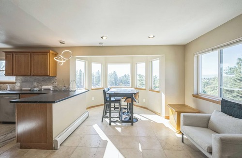 Castle Rock House | Castle 10BR 12BD 8BA Accessible CamperParking Shop Golf