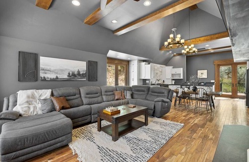 Rapid City House | Castle in the Sky- Overlooking Rapid City