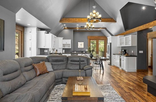 Rapid City House | Castle in the Sky- Overlooking Rapid City