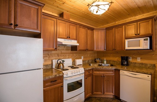 Castle Junction Hotel | Castle Mountain Chalets