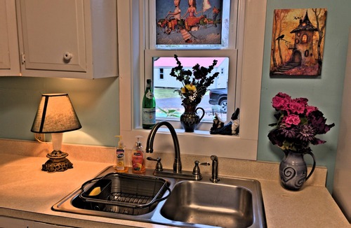 Malletts Bay Cottage | Causeway Bike Path steps away with Water access and Kayaks.