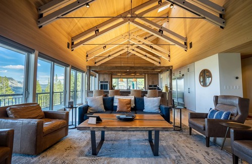 Crested Butte House | CB Luxury Retreat: 70 Acres, Epic Views, Hot Tub, En-Suites, 10 Min to Town