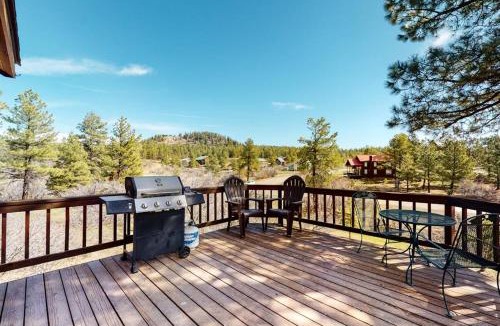 Twin Creek Village House | Cedar Ridge Cabin