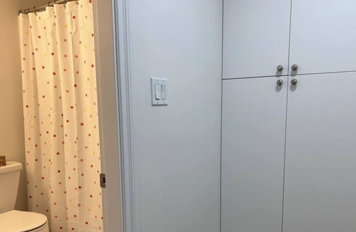 Prince George House | Central 2 Bedroom 1 Bath Suite!