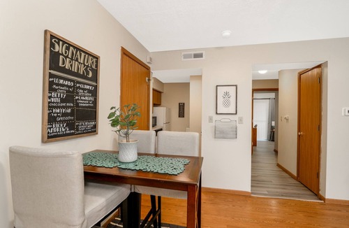 Akron Apartment | Central 2BR Walk to Summa/Near Akron Hospitals/UA