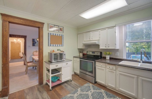 Akron House | Central Akron Stay! Large Victorian Home w/Yard