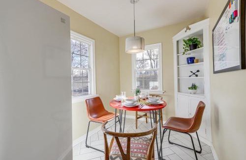 Rapid City House | Central Rapid City Home w/Sunroom & Fireplace!