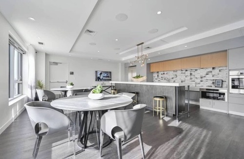 Central Square Apartment | Central Square 3BR Condo with Downtown View, Gym and Parking! 8 Sleeps