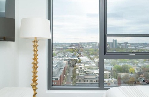 Central Square House | Central Upscale 2BR Condo wGym Office & Parking