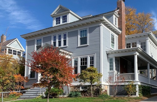 South End House | Centrally located, a Beautiful Landmark House for an ideal Family Getaway!