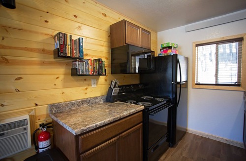 Rapid City Cabin | Centrally Located near everything the Black Hills has to offer! Open year round!