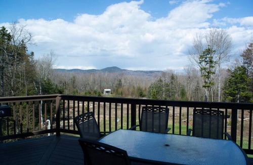 Searsburg Cabin | Chalet with Amazing views+ Hot Tub + privacy