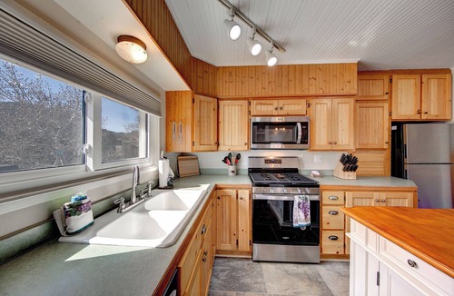 Estes Park House | Chapin Ln - Near Downtown/Pets Welcome!