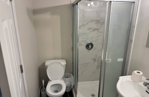 Beaumont House | Charm Private Room in Beaumont near YEG Airport/Shared Bathroom/Shared Kitchen