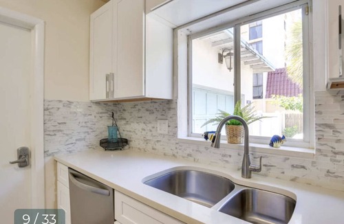 Deerfield Beach Cottage | Charming 1-Bedroom Cottage Steps from the Beach! Large deck & private backyard