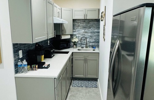 West Palm Beach Apartment | Charming 1-bedroom apartment with WiFi, AC in wonderful West Palm Beach
