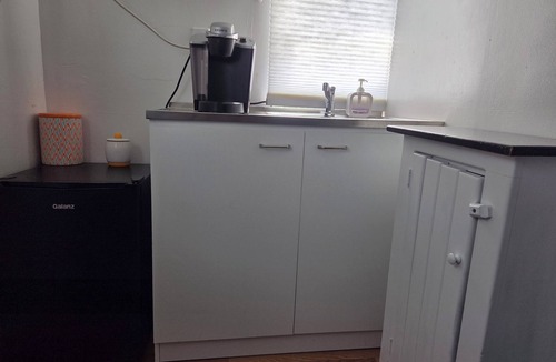 West Palm Beach Cottage | Charming 1-bedroom cottage in pleasant West Palm Beach with AC, WiFi