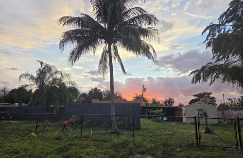 West Palm Beach Cottage | Charming 1-bedroom cottage in pleasant West Palm Beach with AC, WiFi