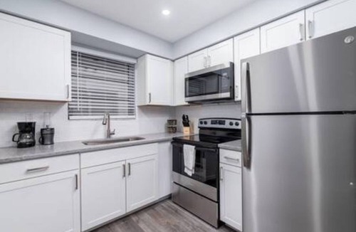 Downtown Hollywood Apartment | Charming 1BR Apt in Downtown Hollywood w/Amenities