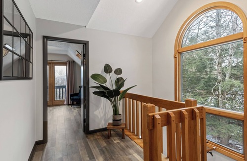 Bolton Landing House | Charming 2-bedroom Cottage with Game-room and WiFi in Bolton Landing/Lake George