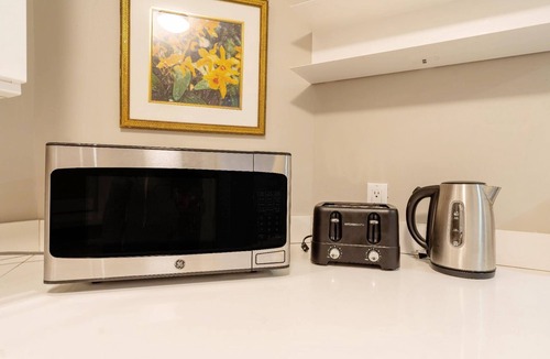 Galt Mile Apartment | Charming 2 bedroom Condo at Ocean Manor Resort