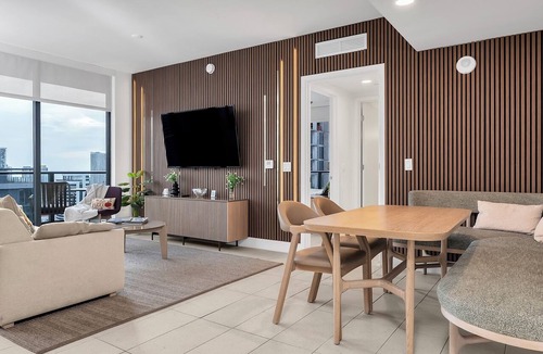 Downtown Miami Apartment | Charming 2-bedroom apartment in enchanting Miami with water and city view.