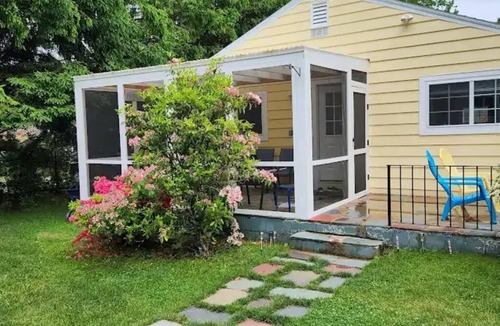 Ogunquit House | Charming 2-bedroom house in peaceful Ogunquit with AC and screened porch.