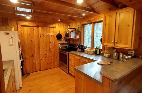 Center Harbor Cottage | Charming 3-bedroom cottage with screened porch