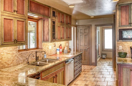 Lead Ski Chalet | Charming 3-bedroom chalet right off the ski slopes!
