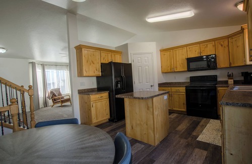 Providence House | Charming 3-bedroom house in beautiful Providence with AC