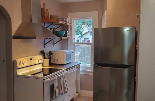 Saskatoon House | Charming 3 bedroom house close to downtown!