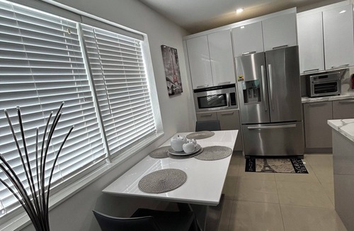 Margate House | Charming 3-bedroom house with WiFi and AC in Margate