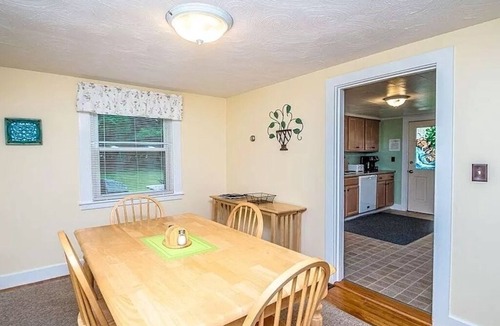 North Conway House | Charming 3-bedroom house in Downtown North Conway, Pet Friendly