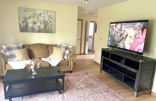 Litchfield House | Charming 3-bedroom house in the country.