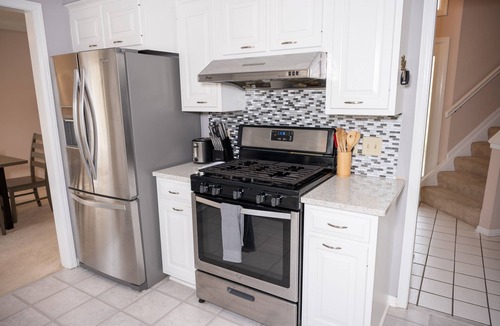 Hudson House | Charming 3-Bedroom Rental for Your Escape