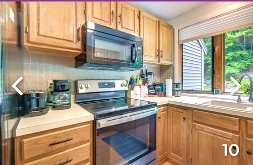Bristol House | Charming 3-bedroom townhome in fabulous Bristol/Alexandria closeto Newfound Lake