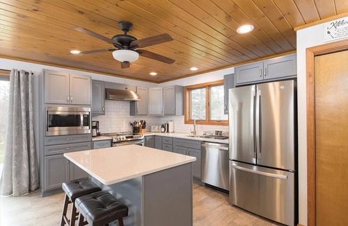 Mount Holly Ski Chalet | Charming 3-Bedroom Chalet in Tranquil Mt Holly, VT - Summer or Winter Getaway