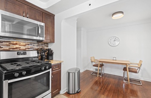 Cleveland Heights House | Charming 3-bedroom house with WiFi and AC in South Euclid near Cleveland Clinic
