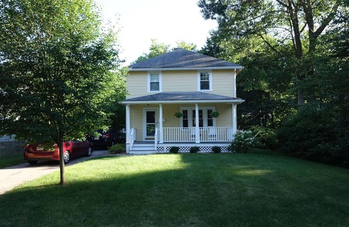 Wellesley House | Charming 3BR Colonial Home in Wellesley