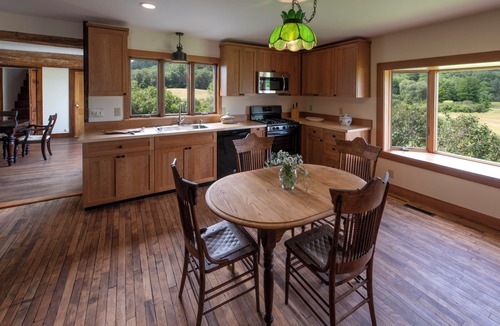 Middletown Springs House | Charming 4-bedroom farmhouse with WiFi, AC in Enchanting Middletown Springs