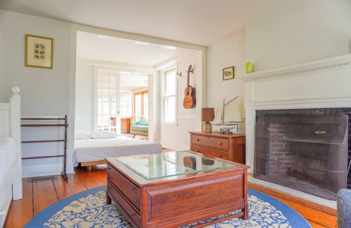Polpis House | Charming 6-bedroom farmhouse on Nantucket - sleeps 12