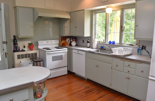 South Amherst House | Charming Arts and Crafts Bungalow in Amherst, Massachusetts