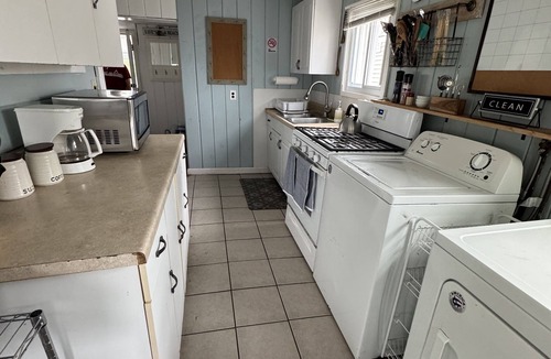 Salisbury Beach House | Charming beach cottage just steps from the ocean