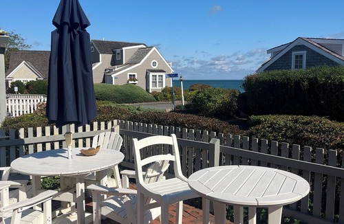 Mashpee Cottage | Charming Cape Cod Getaway - Private Beach Cottage