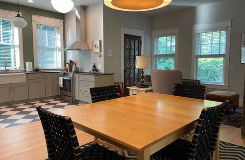 Old North End Cottage | Charming Carriage House in Burlington STEPS away from UVM/UVM Medical Center