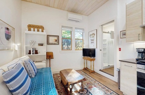 Camden Cabin | Charming coastal cottage with firepit and easy beach access