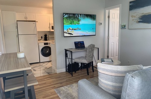 Southwest House | Charming Cottage in heart of West Palm Beach