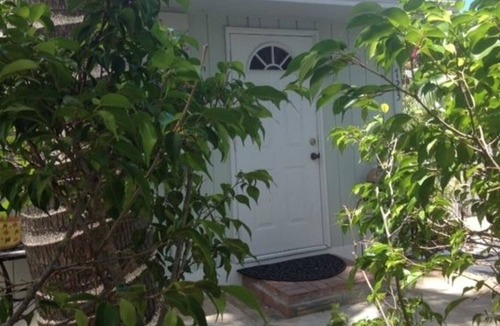La Hacienda Cottage | Charming Cottage in Delray Beach Sleeps 4 with Heated Pool