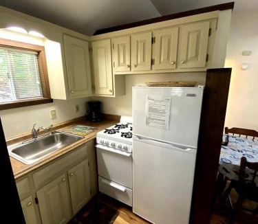 Lincolnville House | Charming Cottage with Private Deck and Modern Amenities near Camden, Maine